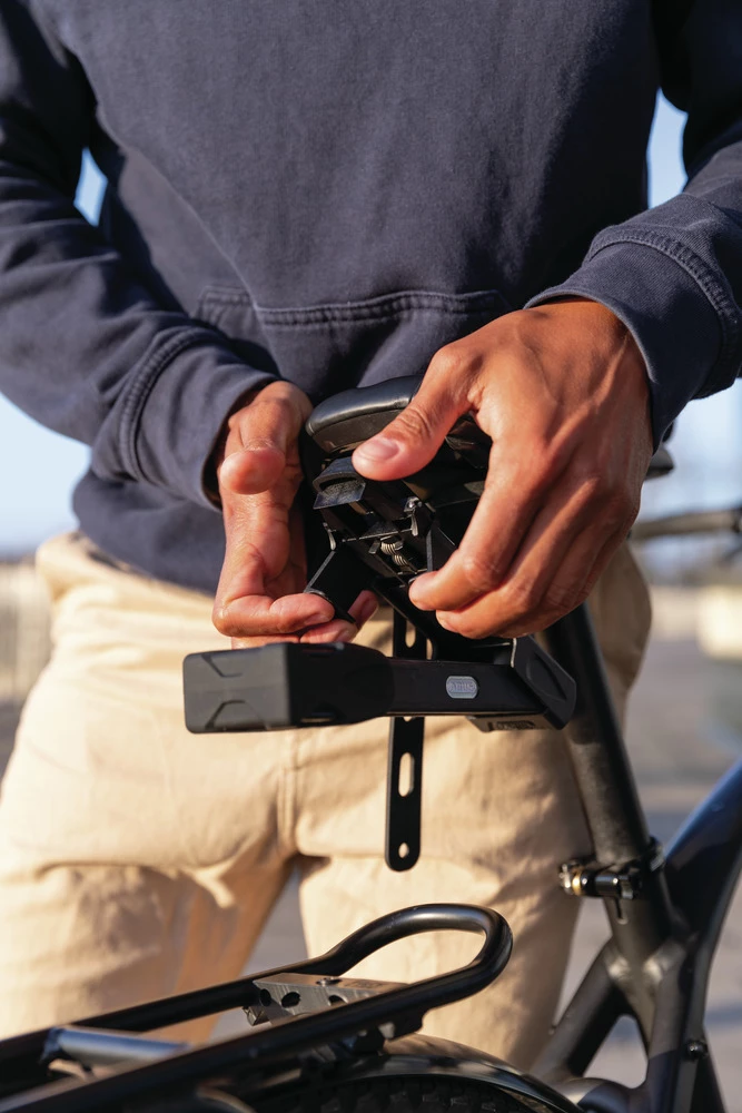 Abus SH-SF Adaptateur Pour Fixation De Selle, Housse De Pluie Incluse – Image 2